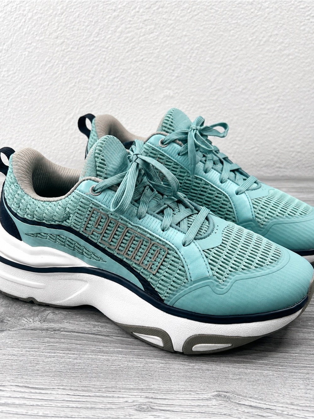 PUMA Women's Teal Mesh Athletic Sneakers Size 10W